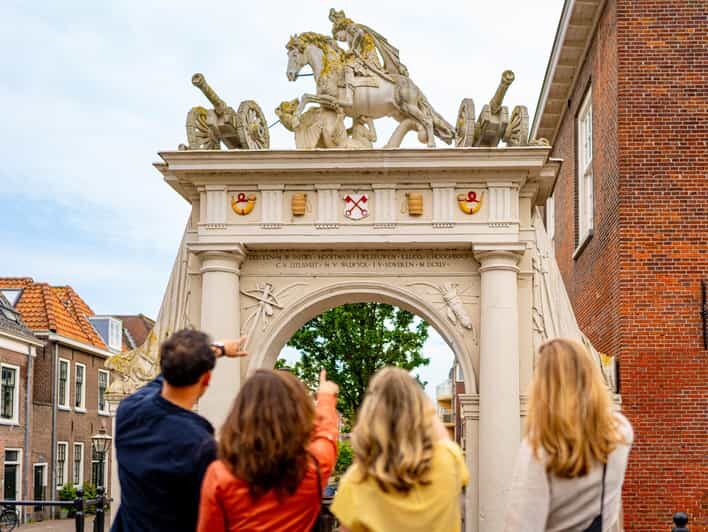Outside Escape Amsterdam with your friend(s) and have fun! - Your route: starting at Rembrandthuis and finishing at Paleis op de Dam