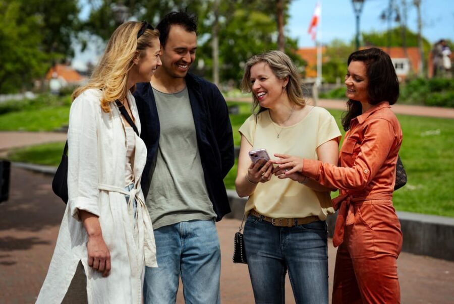 Outside Escape Amsterdam with your friend(s) and have fun! - Difficulty levels, hints, and help when you get stuck