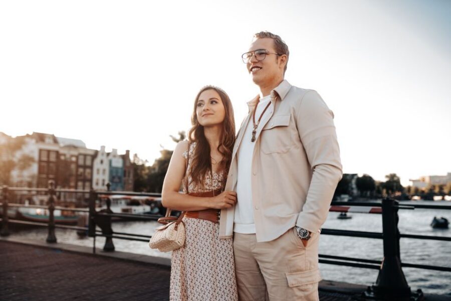 Premium Romantic Photoshoot Experience for Couples - The walk-and-stop format: bridges, canals, and small streets