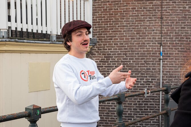 Private Amsterdam Red Light District and Food Tour (TOP RATED) - Oude Kerk Stop: Where the Food Sampling Becomes Part of the Story