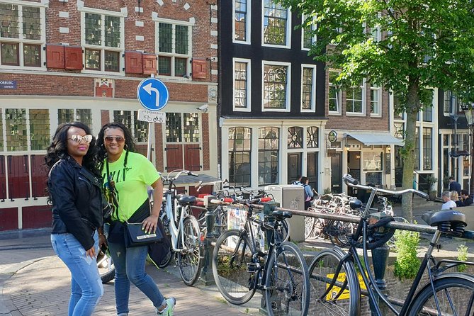 Private Amsterdam Red Light District tour with food tastings - What 2 hours looks like on the ground