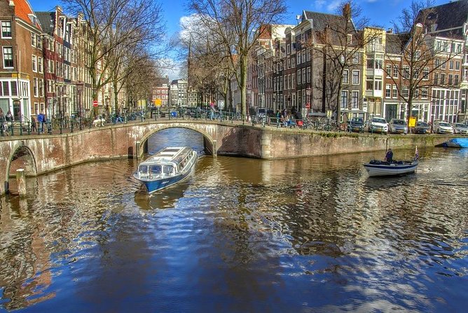 Private Anne Frank tour with canal cruise - Private guide energy in Amsterdam: where the 3 hours actually go