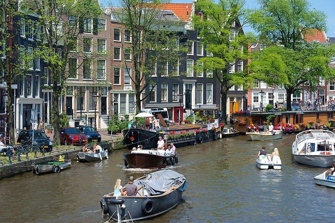 Private Anne Frank tour with canal cruise - Verzetsmuseum Amsterdam and De Plantage: resistance and the neighborhood context