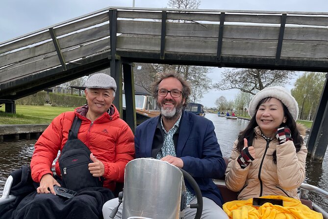 Private custom tour from Amsterdam to Giethoorn - Stop 2: Giethoorn Canals, Thatched Cottages, and Quiet Car-Free Wandering
