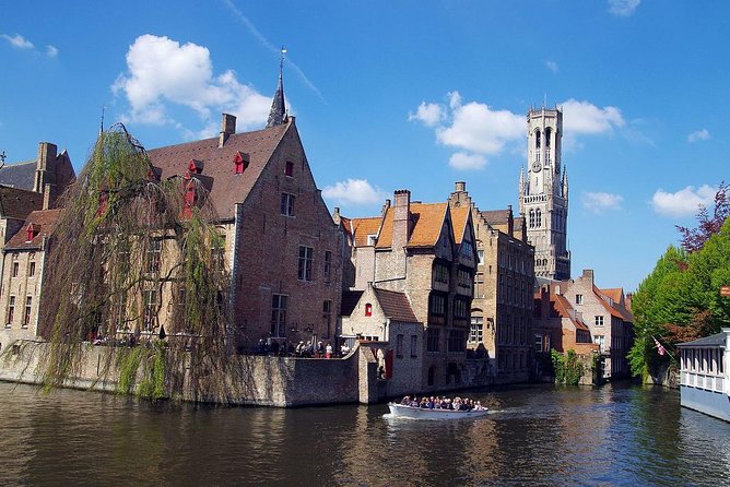 Private day trip to Bruges from Amsterdam - Door-to-door transfers in a climate-controlled car