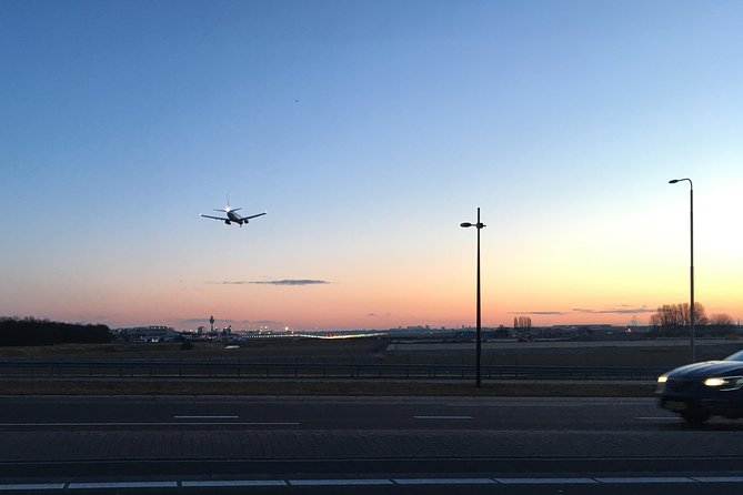 Private departure transfer from Amsterdam to Schiphol Airport (AMS) - From Your Door to AMS: What the Transfer Really Feels Like