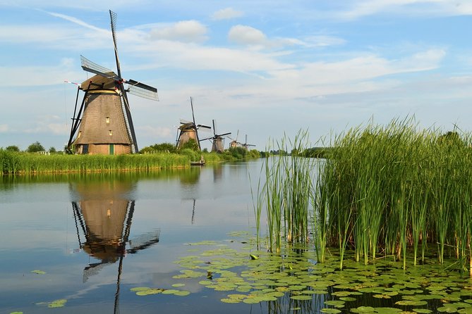 Private full-day customizable tour of the Netherlands from Amsterdam - Geithoorn and Keukenhof Gardens: When Your Guide Adds Meaningful Extras