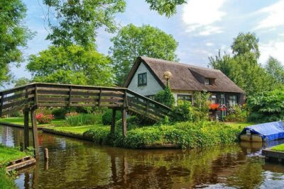 Private Giethoorn & Zaanse Schans Windmills Sightseeing Tour from Amsterdam - Mercedes pickup in Amsterdam: smooth start, less stress