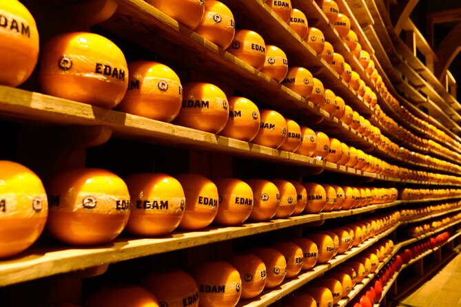 Private Guided Highlights of Holland Tour with Cheese Tasting - Stop 6: Volendam lunch time and local-choice freedom