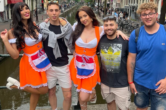 Private Hostess Bar Tour in Amsterdam Red Light District (3h) - Meeting at Drink n Sink: the easy kickoff to your night