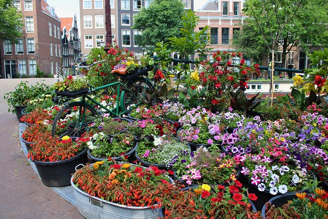 Private Kids Tour Amsterdam - Leliegracht and Rode Hoed: Bicycles, a Hidden Church, and City Odd Facts