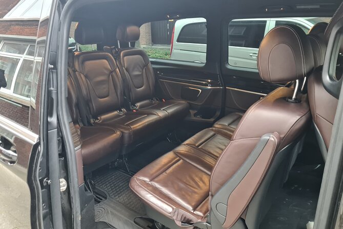 Private Minivan transfer to Rotterdam - Group size and luggage: the practical part people forget