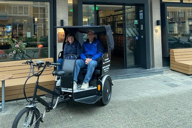 Private Pedicab/Rickshaw Tour of Rotterdam With a Local Guide - Nieuwe Delftse Poort: a gate moved, then ruined, then saved in pieces