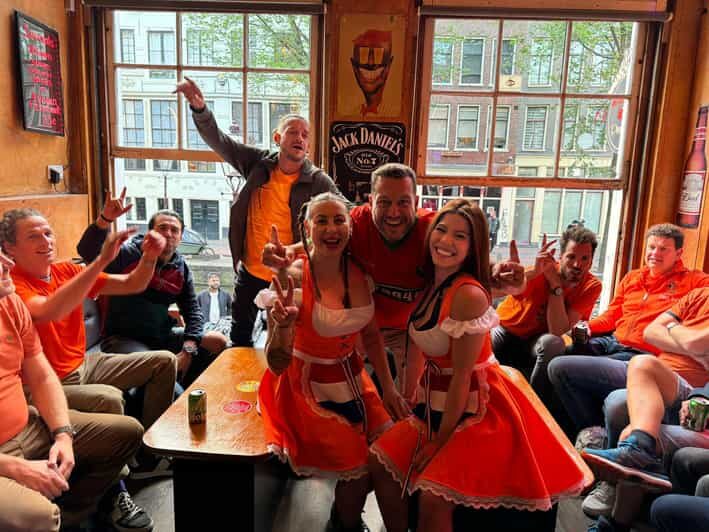 Private Red Light Tour City Center with Beer Maid Guide - Where You Start: Drink n Sink sets the tone