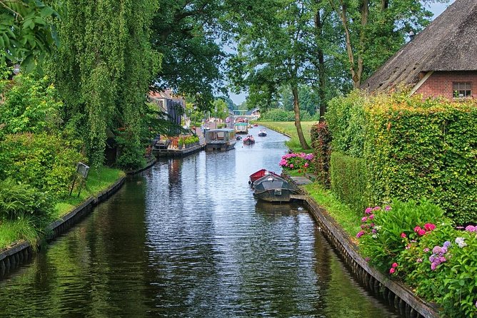 Private Sightseeing Tour to Giethoorn Dutch Venice from Amsterdam - Who this private Giethoorn day suits best