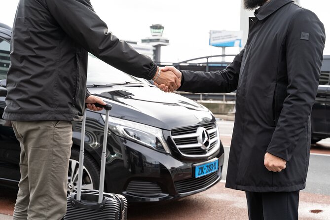 Private Taxi Airport Transfer to or from Schiphol Airport (AMS) - What this private AMS taxi transfer gets you fast