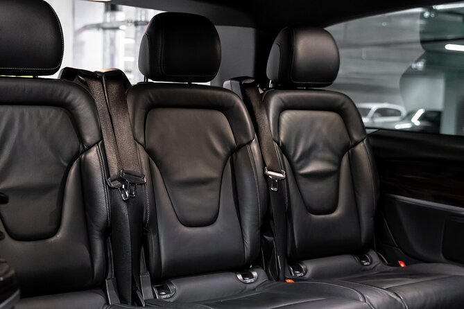 Private Taxi Airport Transfer to or from Schiphol Airport (AMS) - Should you book this private Schiphol taxi transfer?