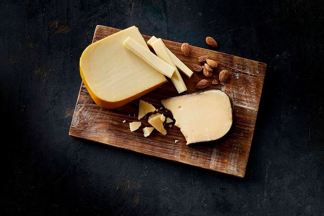 Private tour from Rotterdam to Windmills of Kinderdijk & Gouda Cheese Experience - Gouda Center: A Guided Walk Built Around Cheese and Stroopwafels