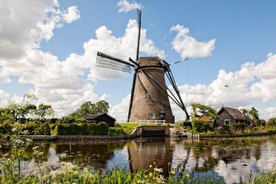 Private tour from Rotterdam to Windmills of Kinderdijk & Gouda Cheese Experience - Kinderdijk on Foot: What You’ll Notice When You Slow Down
