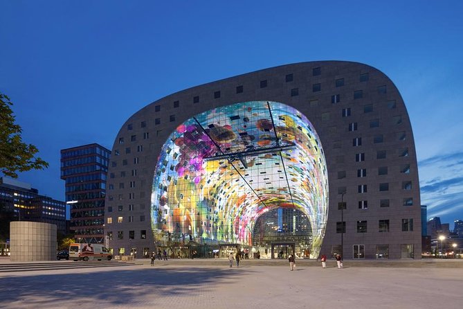 Private tour: Markthal, Cube houses and Rooftop Het Witte Huis - Getting Your Bearings at Markthal (and Why the Ceiling Matters)