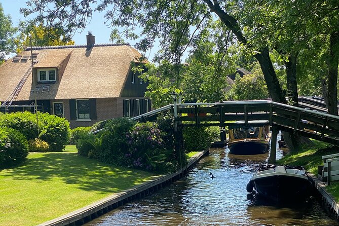 Private tour (max 3 per) to Giethoorn & Canal ride from Amsterdam - Spending Your Time: Walking Giethoorn’s Tiny Streets