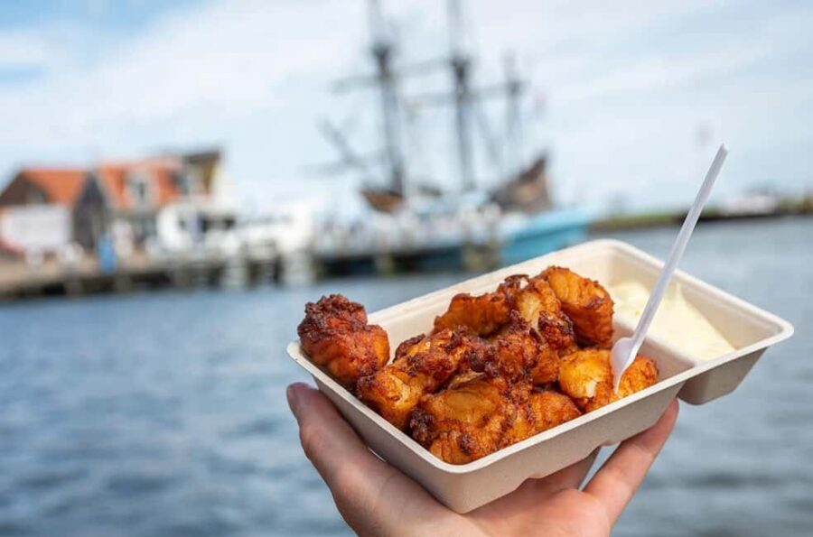 Private tour Mercedes Van, Zaandam, Zaanse Schans & Volendam - Volendam fisherman village: a gentler pace and better odds for local food