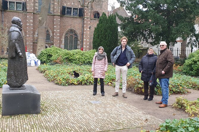 Private Tour of Delft & Rotterdam with Private Boat Ride - Walking under the cube: inside the Kijk-Kubus house