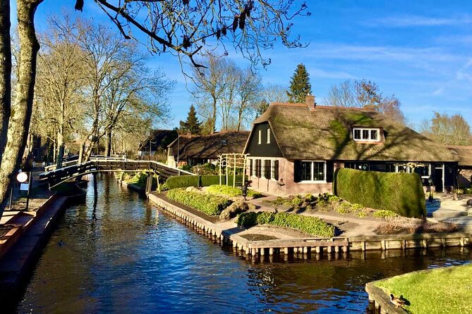 Private Tour to Giethoorn with boat and Zaanse Schans windmills - Boat tours and demonstrations: what they mean for your time