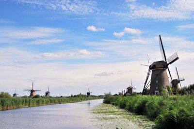 Private Tour to Kinderdijk and Delft / Leiden / Hague / Gouda - Kinderdijk windmills: what you’ll see and how to time your visit