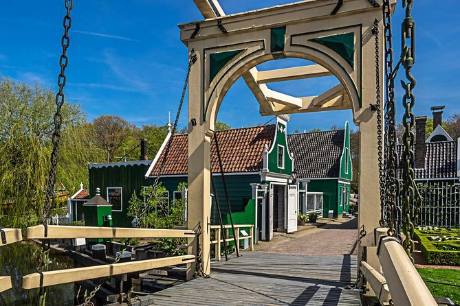 Private Tour Zaanse Schans Windmills and Volendam in Jaguar - Service style: off the beaten path without losing the classics