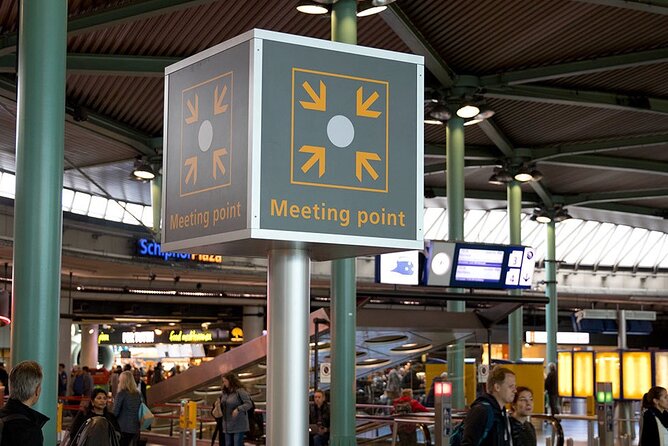 Private transfer between Rotterdam - Amsterdam (incl. Schiphol airport) - What’s Included: WiFi, Water, and Door-to-Door Drops