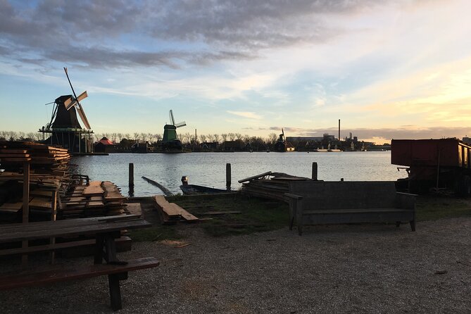 Private transfer between Rotterdam - Amsterdam (incl. Schiphol airport) - Schiphol Meet-and-Greet: Finding Your Driver Without Guessing