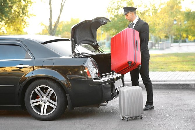 Private Transfer from Amsterdam City to Airport (AMS) - Why this AMS transfer makes sense when you’re short on time