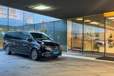 Private Transfer From Amsterdam City To Amsterdam Airport - Inside the Mercedes Minivan: comfort, air-conditioning, and luggage space