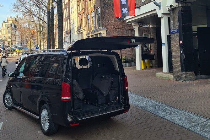 Private Transfer from/to Amsterdam Airport Schiphol - The Ride Experience: Air-Conditioned Comfort and Small Help That Matters