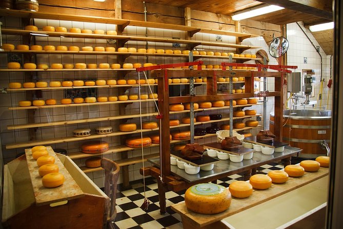 Private Tulip Fields, Windmills and Cheese Tour from Amsterdam - Clog Factory Stop at Zaanse Schans: Watch the Hands at Work
