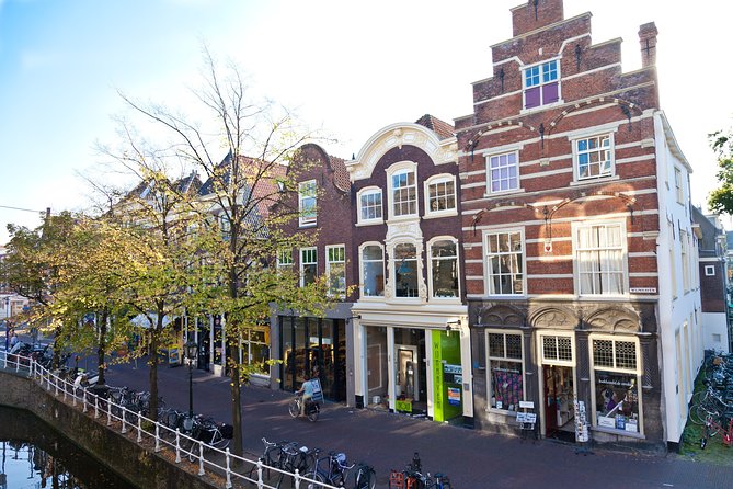 Private Walking Tour: Delft's Royal History and Pottery - Delftware and the optional Royal Delft factory stop