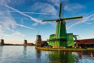 Private Zaanse Schans & Volendam Tour: Windmills, Cheese & Clogs - Pickup in Amsterdam: where to plan your headspace
