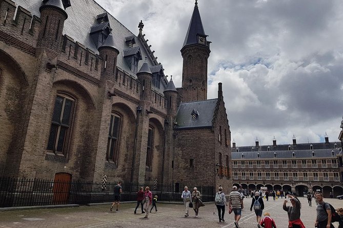 privatetour Delft, The Hague&Rotterdam Kinderdijk from Amsterdam - Royal Delft Experience: Delft blue, explained and made personal