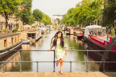 Professional Amsterdam Photo Shoot - Meeting at Noordermarkt 48 and Getting Ready to Move
