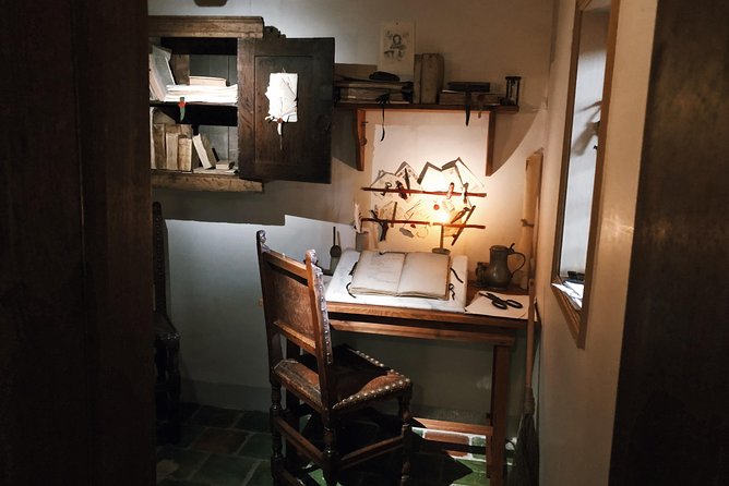 Rembrandt House & Neighborhood Exclusive Guided Walking Tour - Key things to know before you go