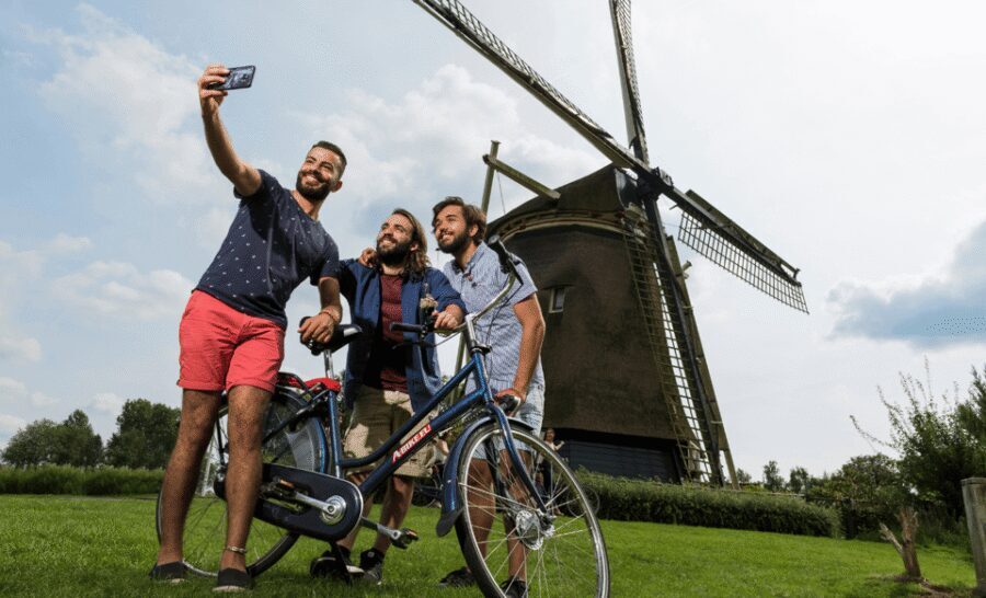 Rent a bike in Amsterdam | 1, 2, 3+ hours - Price and Value: What $11 Buys You (and What It Does Not)