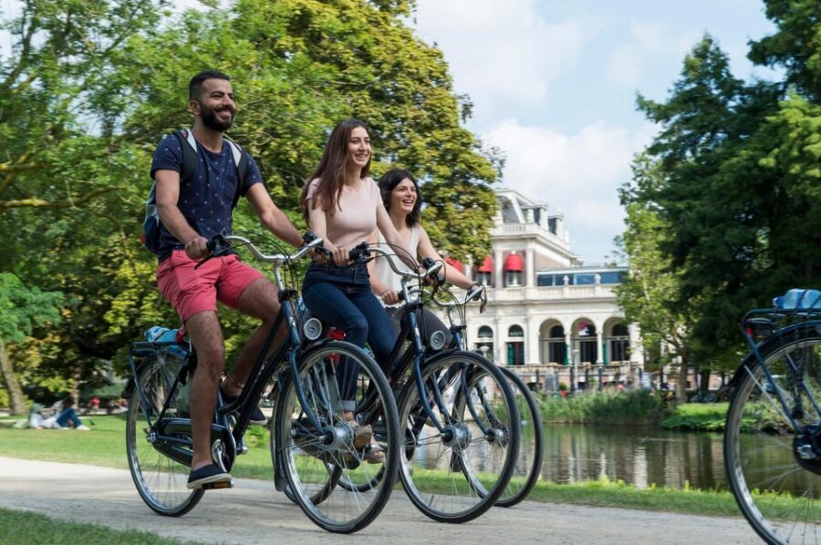 Rent a bike in Amsterdam | 1, 2, 3+ hours - Coffee While You Wait: Small Perks at the Rental Shops