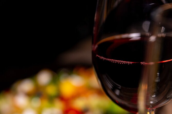 Romantic Dinner in the Dark Amsterdam - Timing, Course Gaps, and the Room’s Comfort Level