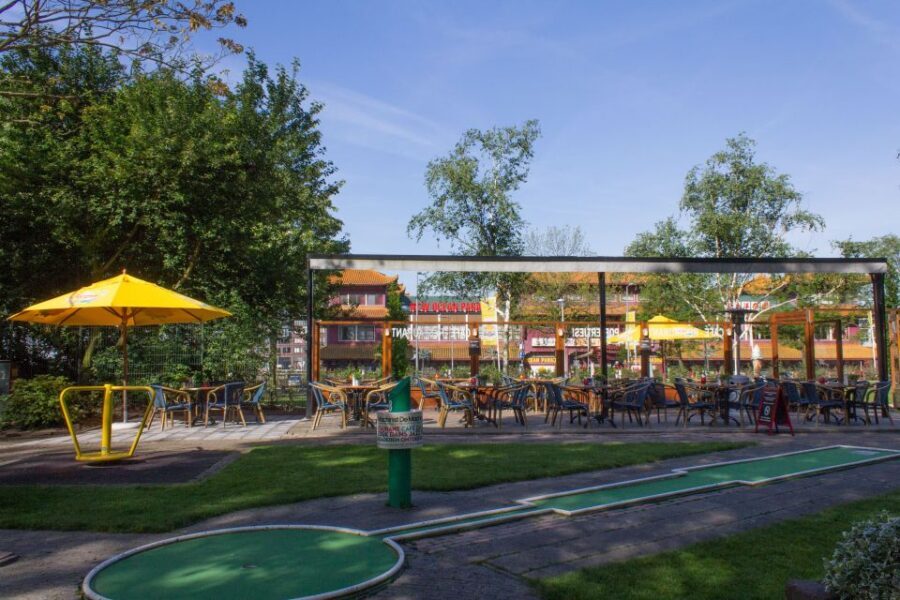 Rotterdam: 18-Hole Mini-Golf Game - Your 18-hole round: how the course stays fun until the end