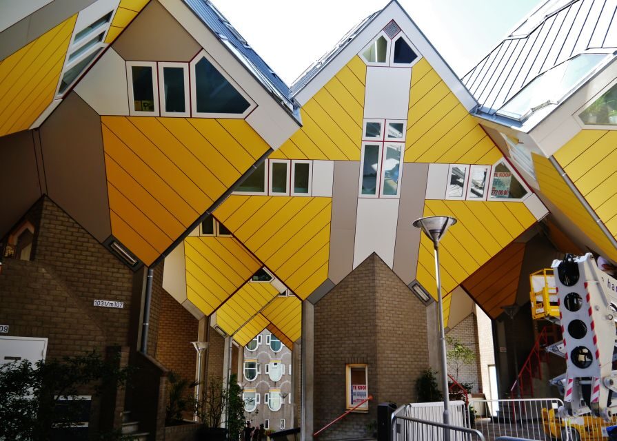 Rotterdam: 2-Hour Guided Walking Tour - Town Hall, St. Lawrence Church, and Europe’s first high-rise