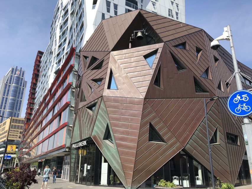 Rotterdam: Architectural Highlights Guided Walking Tour - Timmerhuis and Sint Laurents: modern edges against older anchors