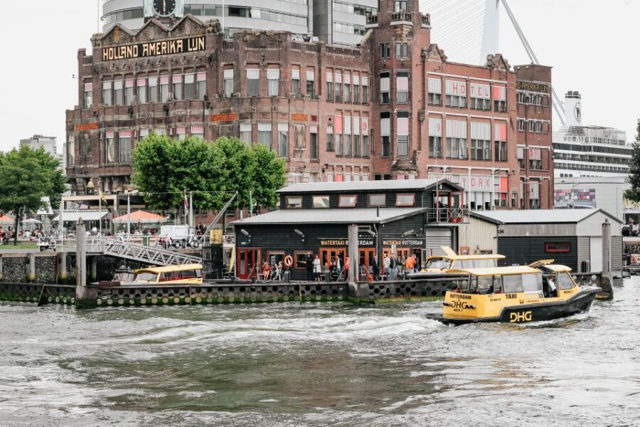 Rotterdam Architecture: Centre and South Bank with watertaxi - Central Station: start under the clock and think like an architect