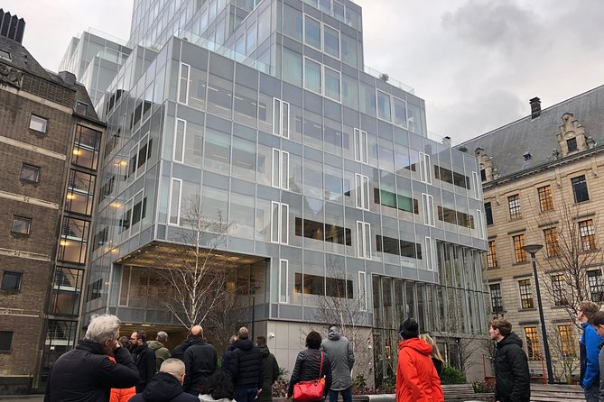 Rotterdam Architecture Highlights Walking Tour - The tour format: 2 hours, small group, and a clear route