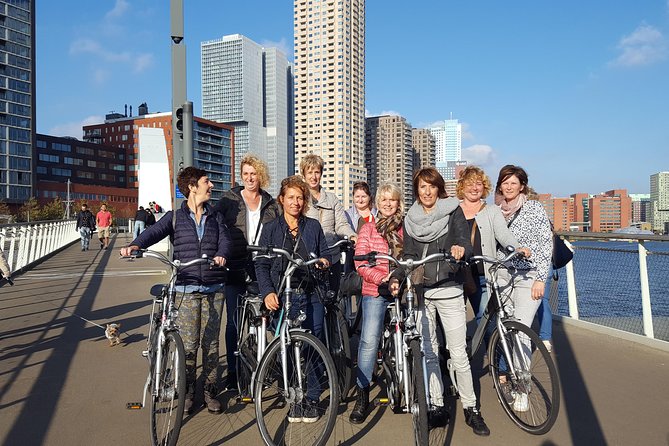 Rotterdam Bike Tour - all the Highlights - Kijk-Kubus cube houses: the photo stop that also teaches architecture
